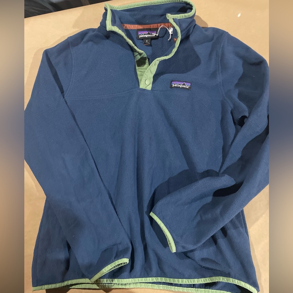 Patagonia Women’s Medium Navy Sweater